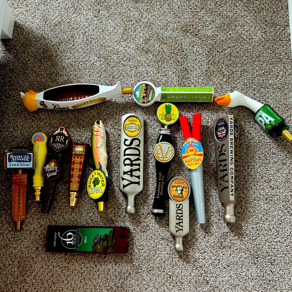 Set of 14 beer tap handles . Great condition